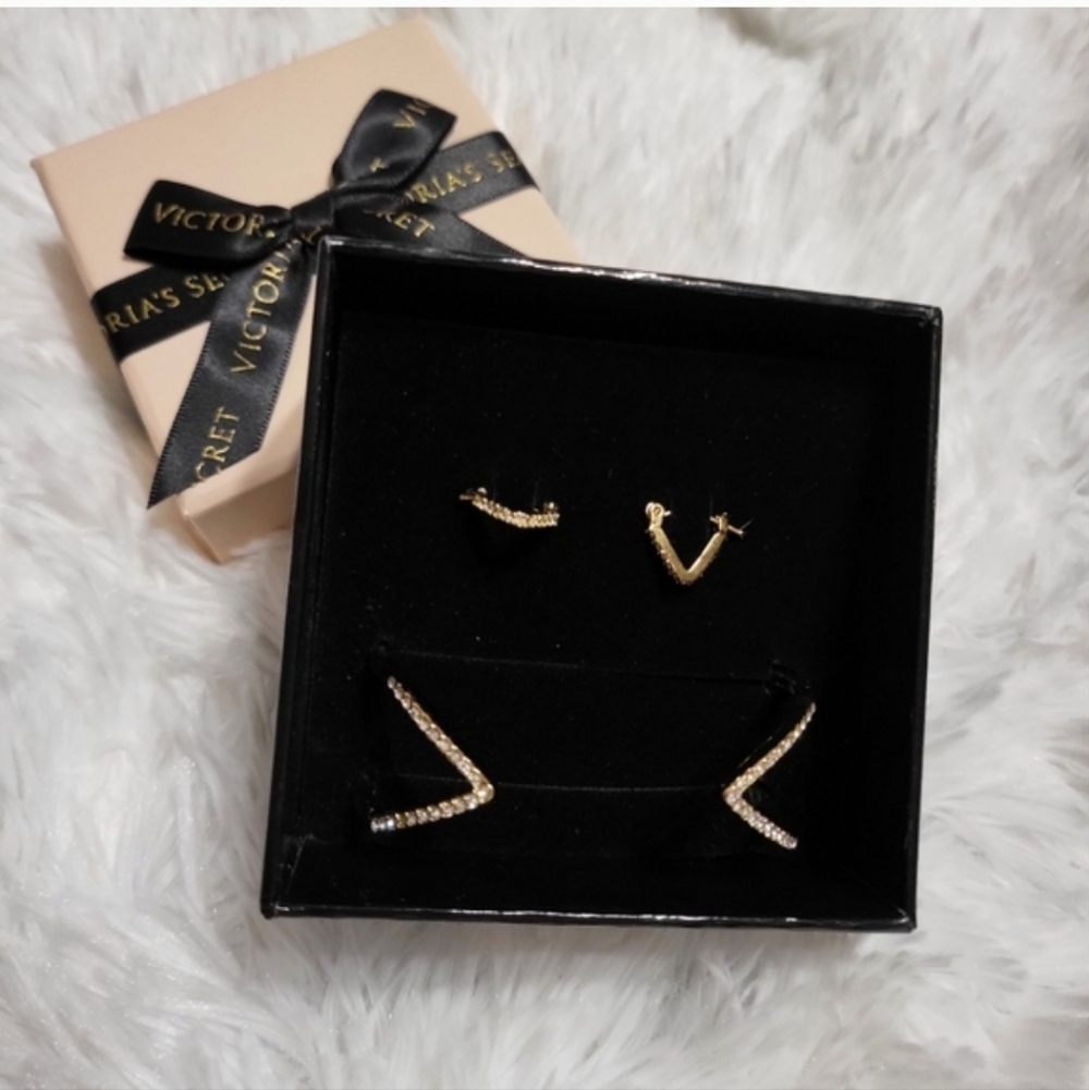 Victoria's Secret Gold Bracelets Earrings Set NWT $90 Christmas Gift